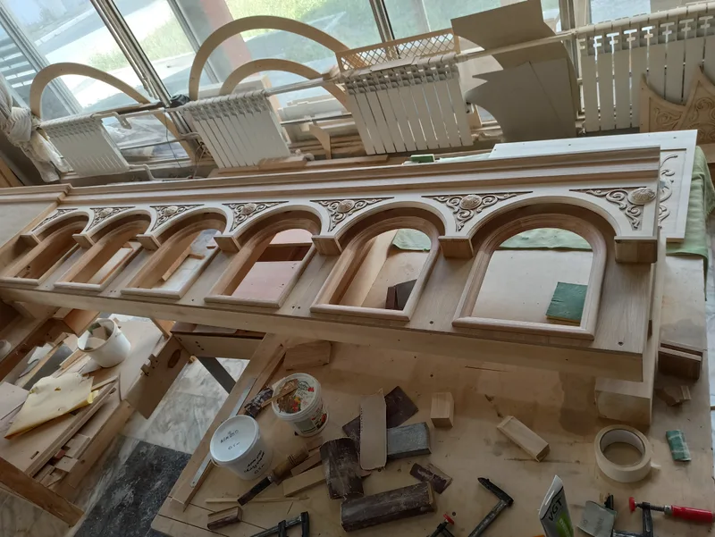 Assembling the iconostasis frame in the workshop